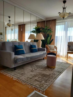 UNIQUE BEIGE & GOLD Apartments